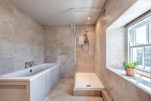 4 Bed in St. Brides (oc-o30488)