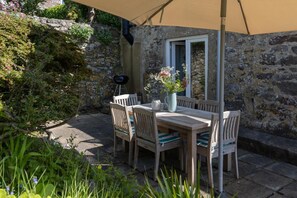 Outdoor dining - 2 Bed in St. Brides (oc-s30491) (Saint Brides)