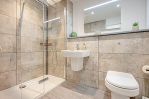 Hair dryer, towels - 2 Bed in Padstow (oc-t30497) (Padstow)