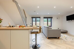 Interior - 2 Bed in Padstow (oc-t30497) (Padstow)