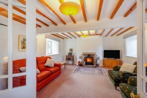 TV, fireplace - 4 Bed in Mallerstang (oc-s22487) (Mallerstang)