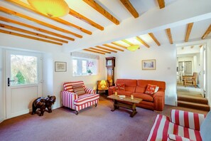 TV, fireplace - 4 Bed in Mallerstang (oc-s22487) (Mallerstang)