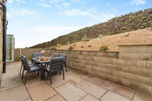 Outdoor dining - 3 Bed in Middlesmoor (oc-w30366) (Middlesmoor)