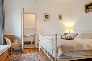 3 bedrooms, free WiFi, bed sheets