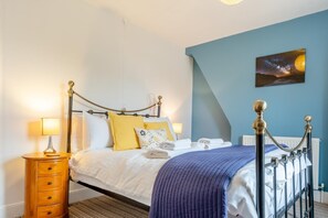 واي فاي مجانًا وملاءات أسرّة