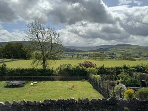 Property grounds - 2 Bed in Hawes (oc-b30521) (High Abbotside)