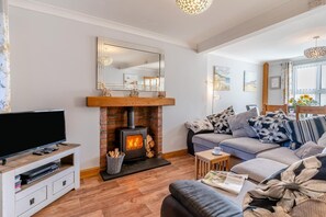 TV - 2 Bed in Penclawdd (oc-g30492) (Pen-clawdd)