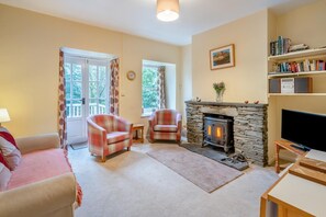 TV, fireplace - 2 Bed in Rydal (oc-s30538) (Rydal)
