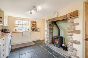 Microwave, oven, dishwasher, high chair - 3 Bed in Garsdale (oc-l30314) (High Abbotside)