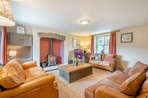 TV, fireplace - 3 Bed in Garsdale (oc-l30314) (High Abbotside)
