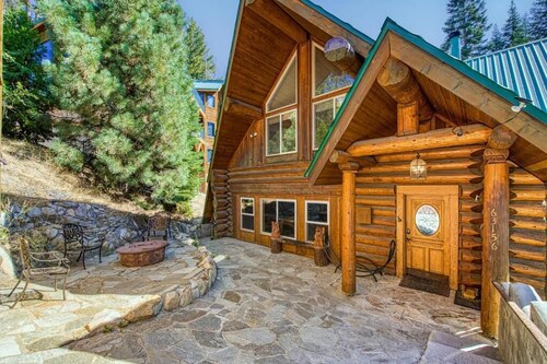 Regatta Chalet – Premium Lakeshore Retreat