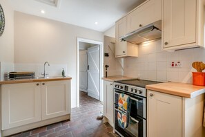 微波炉、烤箱、厨具/餐具