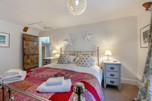 4 bedrooms, iron/ironing board, travel cot, free WiFi - 4 Bed in Holt (oc-p30569) (Holt)