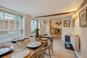Dining - 4 Bed in Holt (oc-p30569) (Holt)