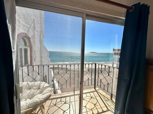 Beach condo close to everything