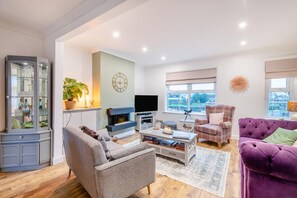 TV - 3 Bed in Rye (oc-q30369) (Rye)