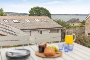 Outdoor dining - 2 Bed in Newlyn (oc-t30565) (Newlyn)
