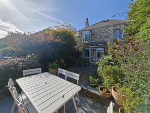 Outdoor dining - 2 Bed in Newlyn (oc-t30565) (Newlyn)