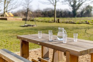 Outdoor dining - 3 Bed in Mundesley (oc-o30555) (Mundesley)