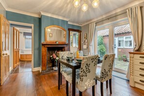 Dining - 2 Bed in Briston (oc-s30561) (Briston)