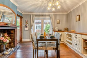 Dining - 2 Bed in Briston (oc-s30561) (Briston)