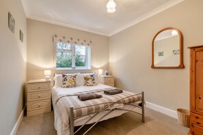 Iron/ironing board, travel cot, free WiFi, bed sheets - 2 Bed in Briston (oc-s30561) (Briston)