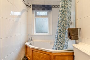 Towels - 2 Bed in Briston (oc-s30561) (Briston)