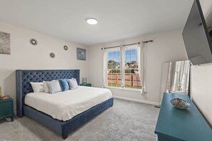 5 bedrooms, iron/ironing board, WiFi, bed sheets - The Farmington Retreat (Hampton)