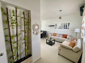 TV - Casa Paraíso Azul With Pool (La Paz)