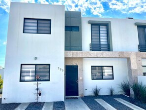 Exterior - Casa Paraíso Azul With Pool (La Paz)