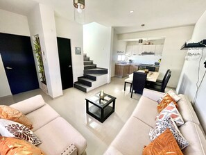 TV - Casa Paraíso Azul With Pool (La Paz)