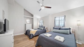 7 chambres, bureau, fer et planche Ă repasser, lit parapluie