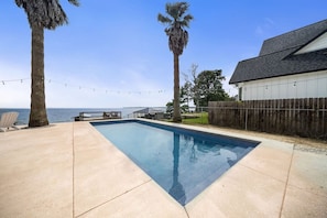 Pool - Lakefront Retreat with Pool, Dock & Game Room (Lake Livingston)