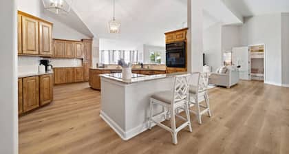 Lakefront Retreat with Pool, Dock & Game Room