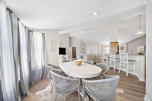 Dining - Lakefront Retreat with Pool, Dock & Game Room (Lake Livingston)