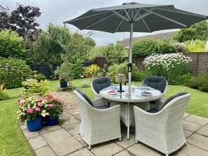 Outdoor dining - 2 Bed in Kilgetty (oc-s30541) (Saundersfoot)