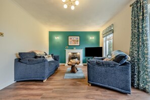 TV - 2 Bed in Kilgetty (oc-s30541) (Saundersfoot)