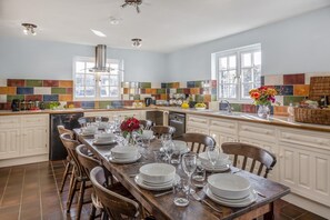 Dining - 8 Bed in Ynys (oc-c29818) (Ynys)