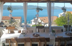 Outdoor dining - Nice apartment in Klek with house sea view (Klek)