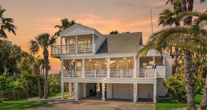 Texas Vacation Home with Pool, Near the Beach