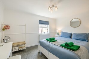 2 bedrooms, iron/ironing board, free WiFi, bed sheets
