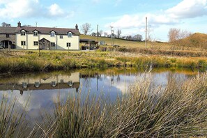 Exterior - 5 Bed in Devils Bridge (oc-t13712) (Pontarfynach)
