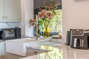 Microwave, oven, dishwasher, highchair - 1 Bed in Hunmanby (oc-w30527) (Hunmanby)