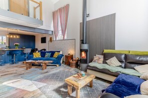 Fernseher, Kamin
