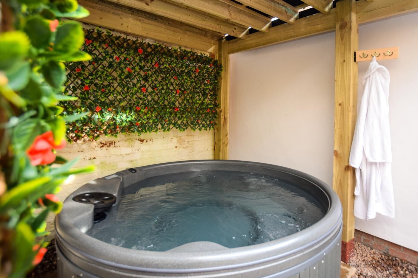Indoor spa tub