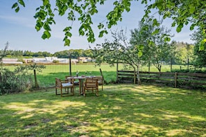 Outdoor dining - 1 Bed in Hundon (oc-t30616) (Hundon)