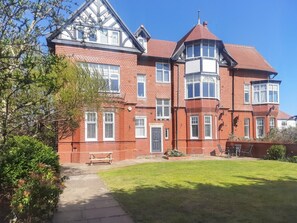 Exterior - 3 Bed in Lytham St. Annes (oc-m30622) (Saint Anne's on the Sea)