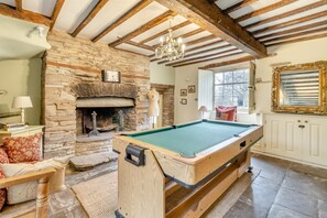 Games room - 6 Bed in Llanfilo (oc-e30630) (Llanfilo)