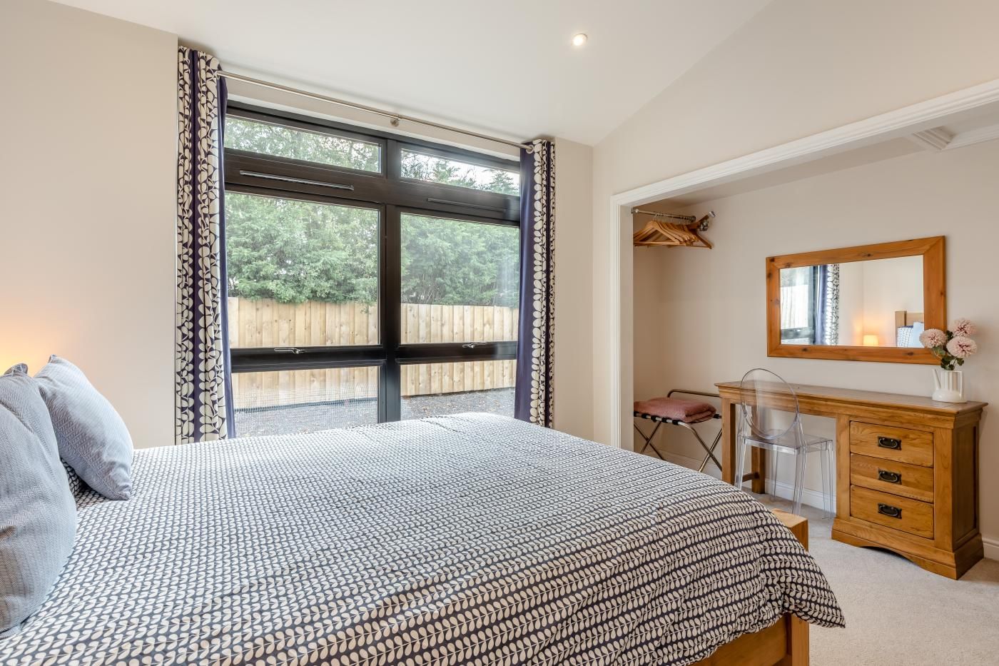 2 bedrooms, WiFi (free), bed sheets