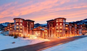 Exterior - Ski Park City, TG wk Nov2026, in luxury 2bdr,2 ba condo, ski-in, ski-out. (Park City)